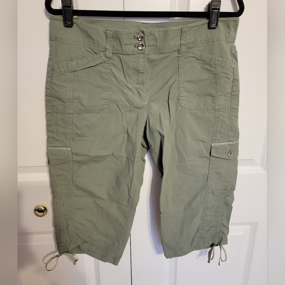 White House Black Market Olive Green Cargo Capris